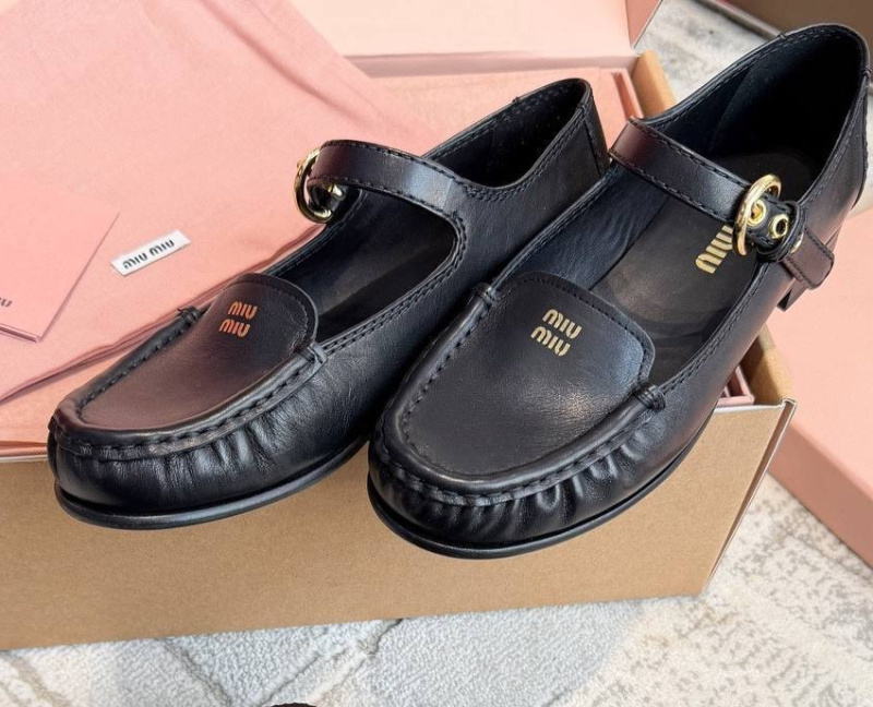 ЛОФЕРЫ MIU MIU фото