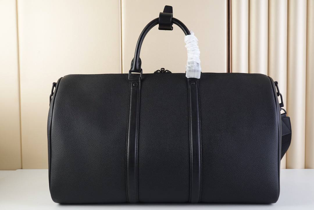 ДОРОЖНАЯ СУМКА LOUIS VUITTON детальное фото