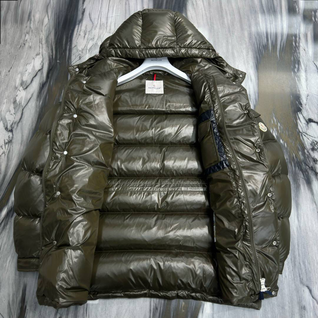 МУЖСКОЙ ПУХОВИК MONCLER детальное фото