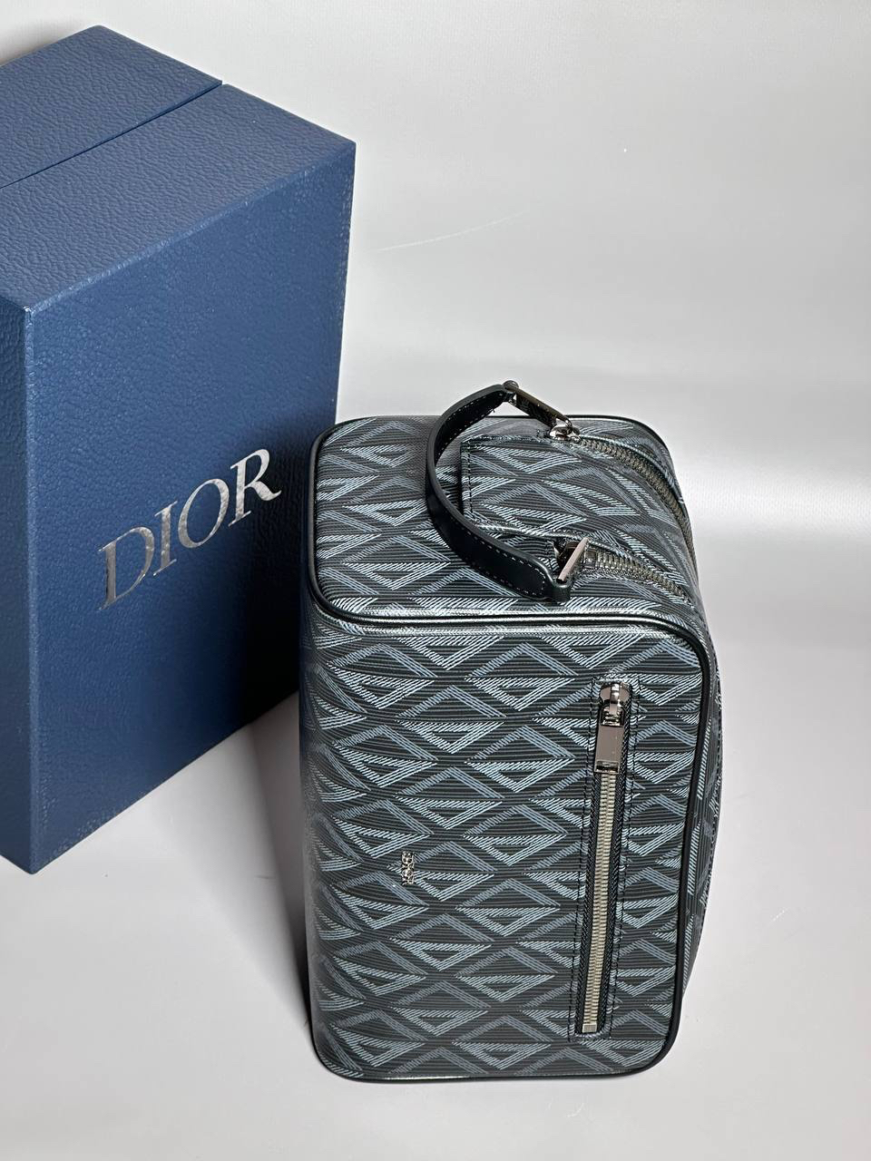 МУЖСКОЙ НЕСЕССЕР КОСМЕТИЧКА CHRISTIAN DIOR детальное фото