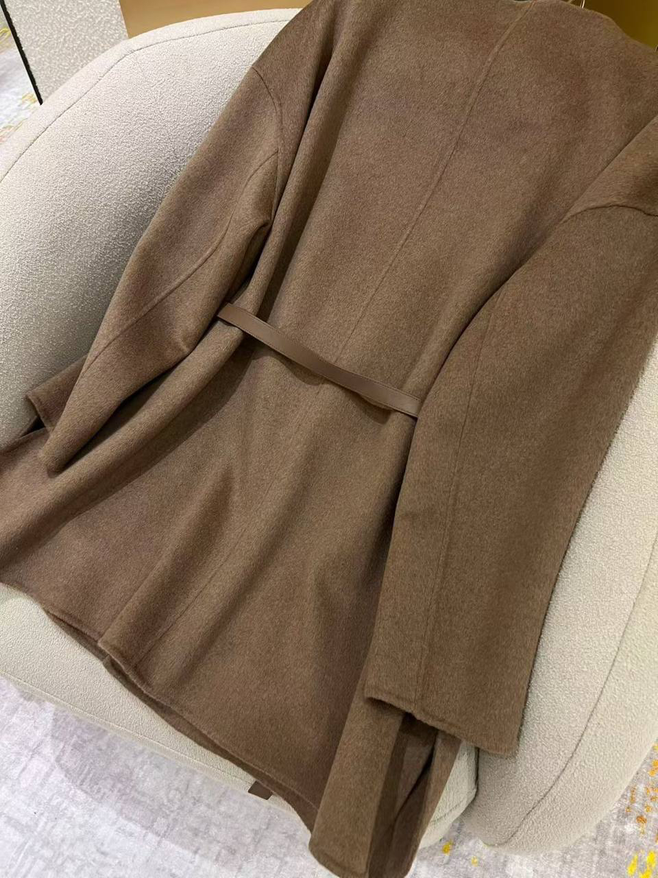 ПАЛЬТО LORO PIANA детальное фото