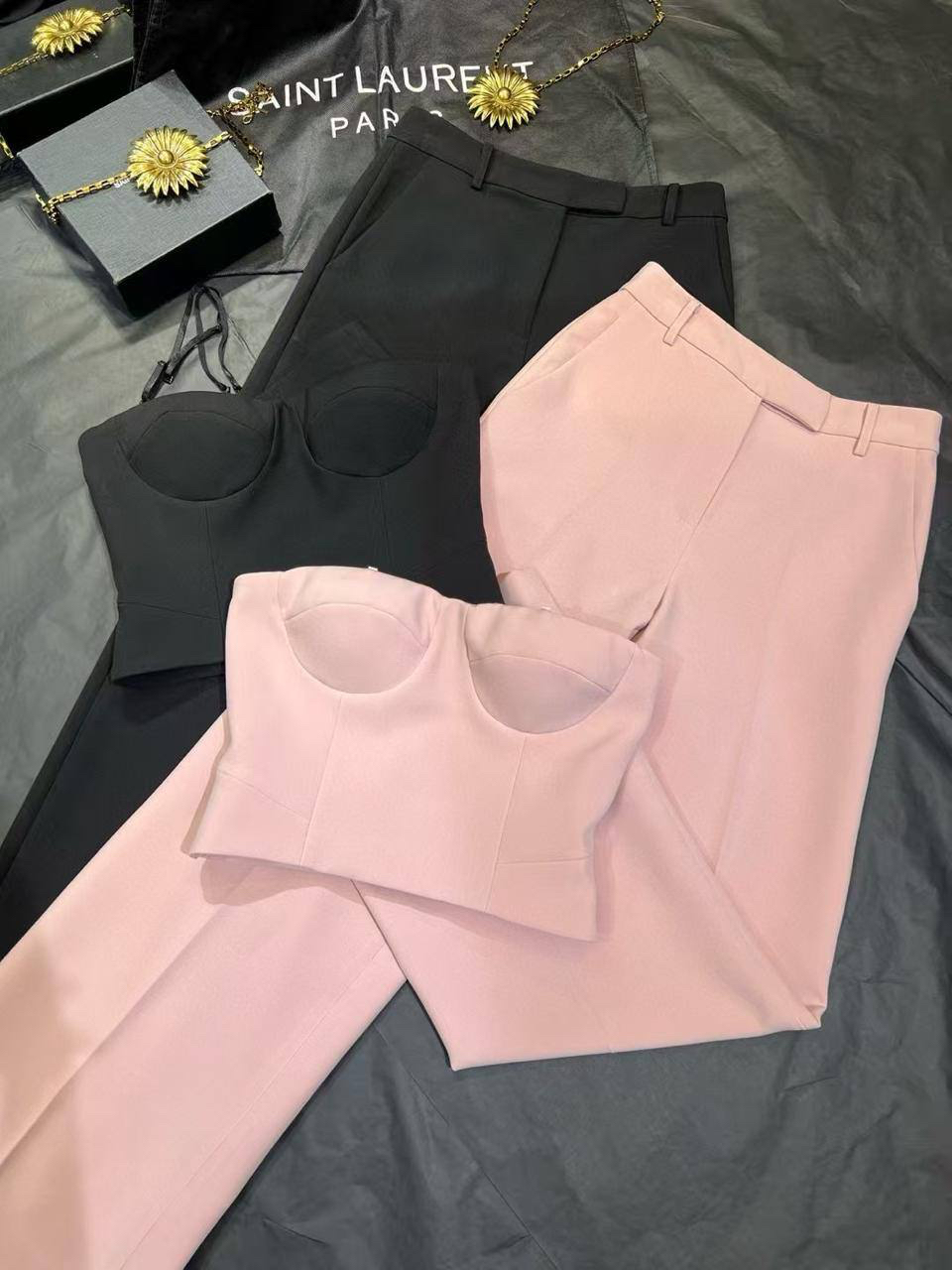 КОСТЮМ SAINT LAURENT детальное фото