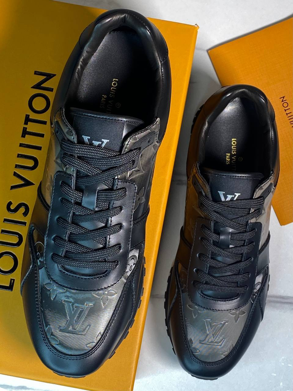 МУЖСКИЕ КРОССОВКИ LOUIS VUITTON детальное фото