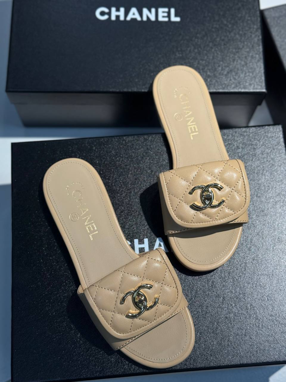 ШЛЕПКИ CHANEL детальное фото