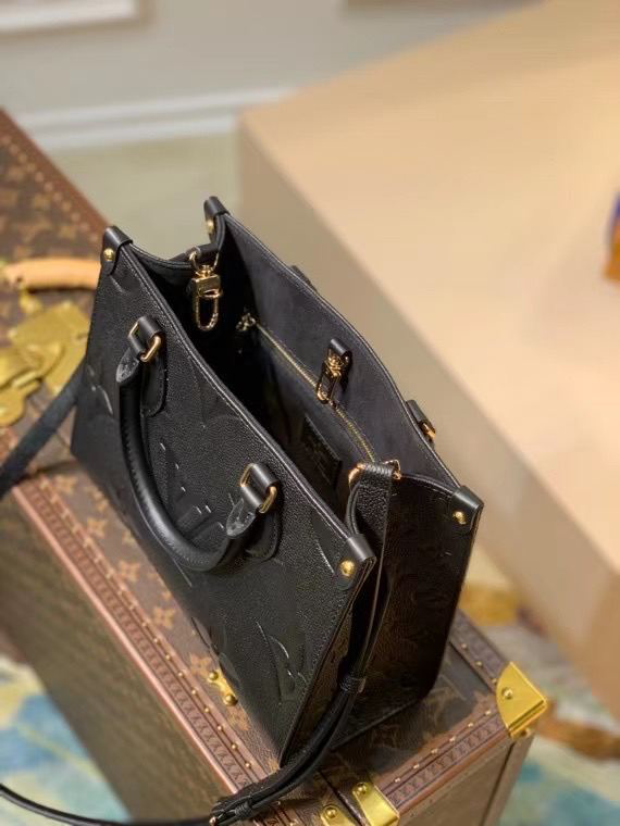 СУМКА LOUIS VUITTON детальное фото