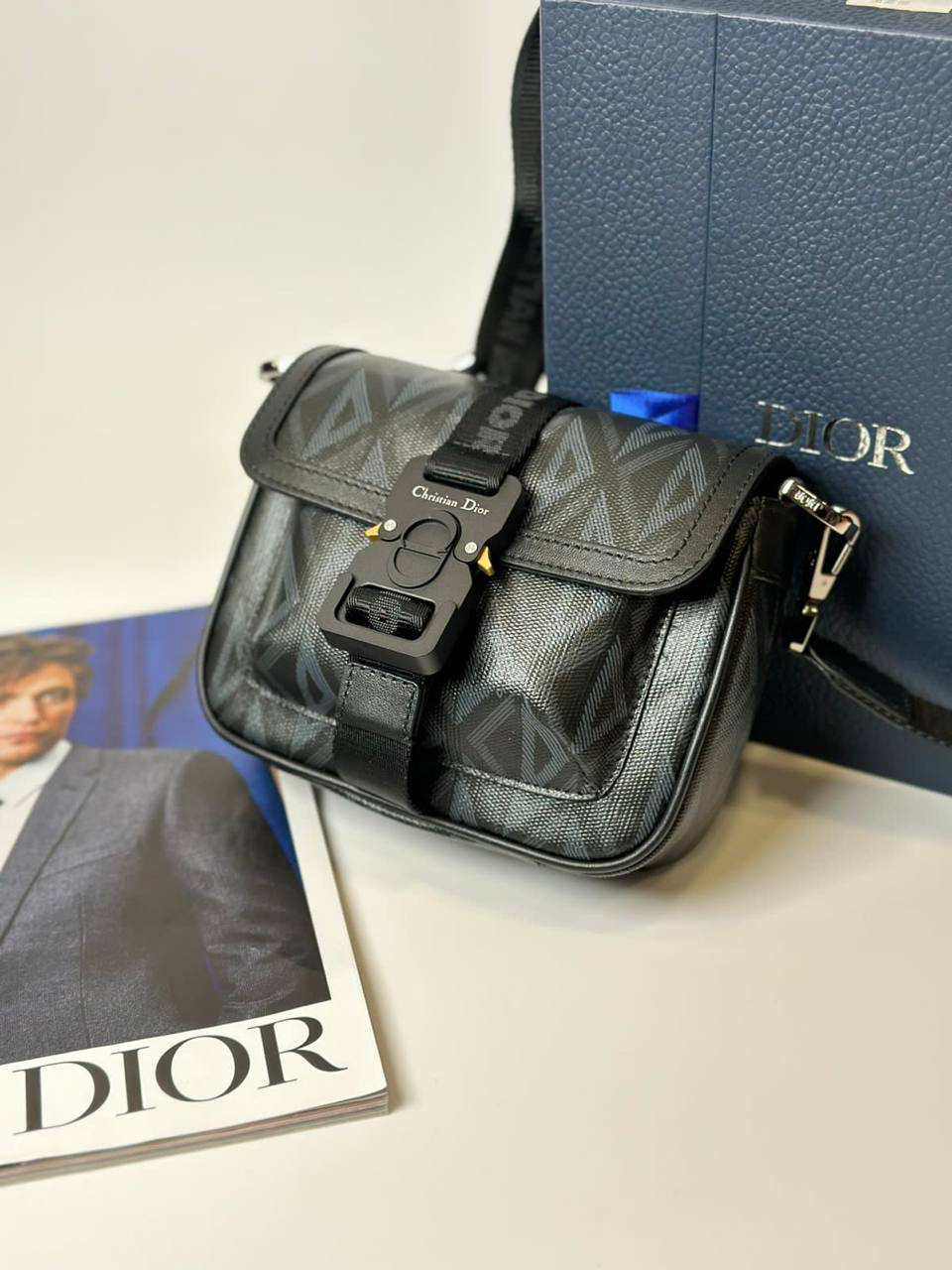 МУЖСКАЯ СУМКА МЕССЕНДЖЕР CHRISTIAN DIOR детальное фото