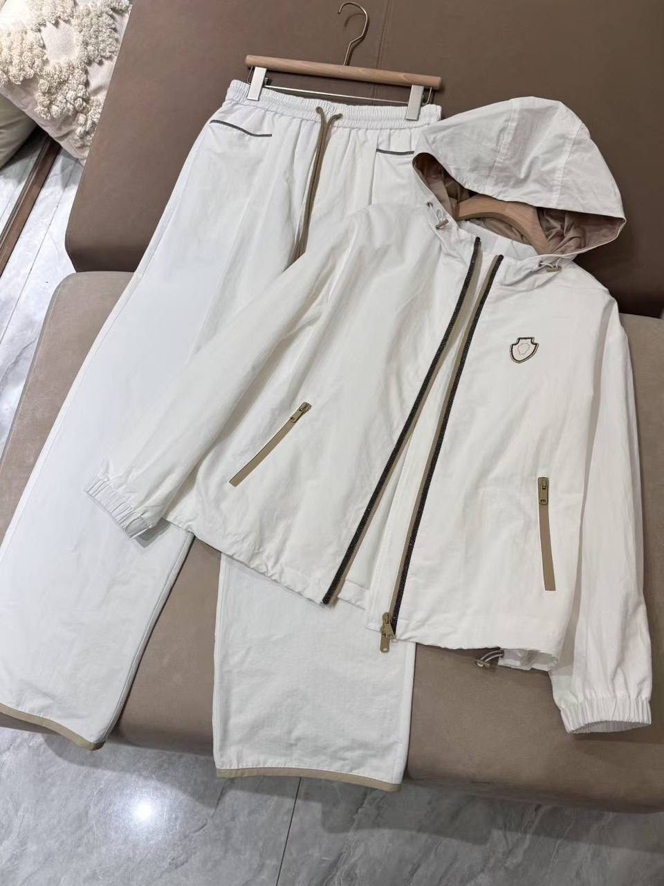 КОСТЮМ BRUNELLO CUCINELLI детальное фото