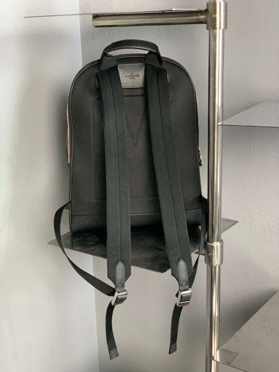 МУЖСКОЙ РЮКЗАК LOUIS VUITTON детальное фото