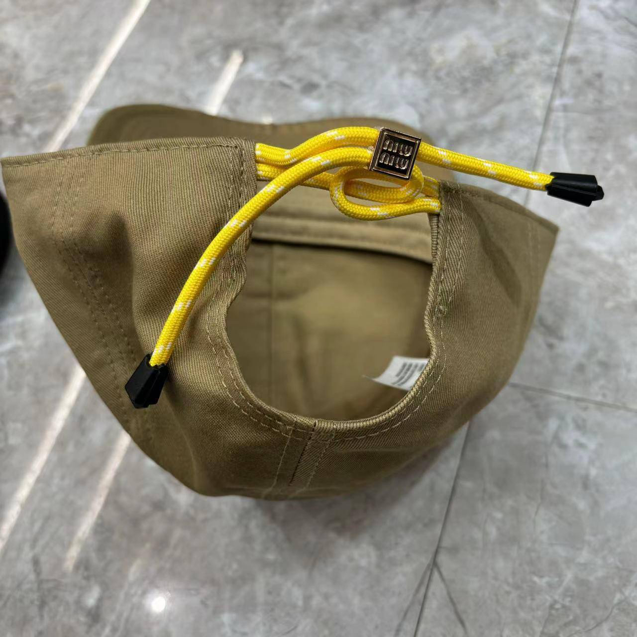 КЕПКА MIU MIU детальное фото