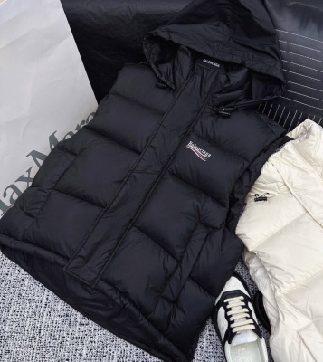 ЖИЛЕТ BALENCIAGA фото