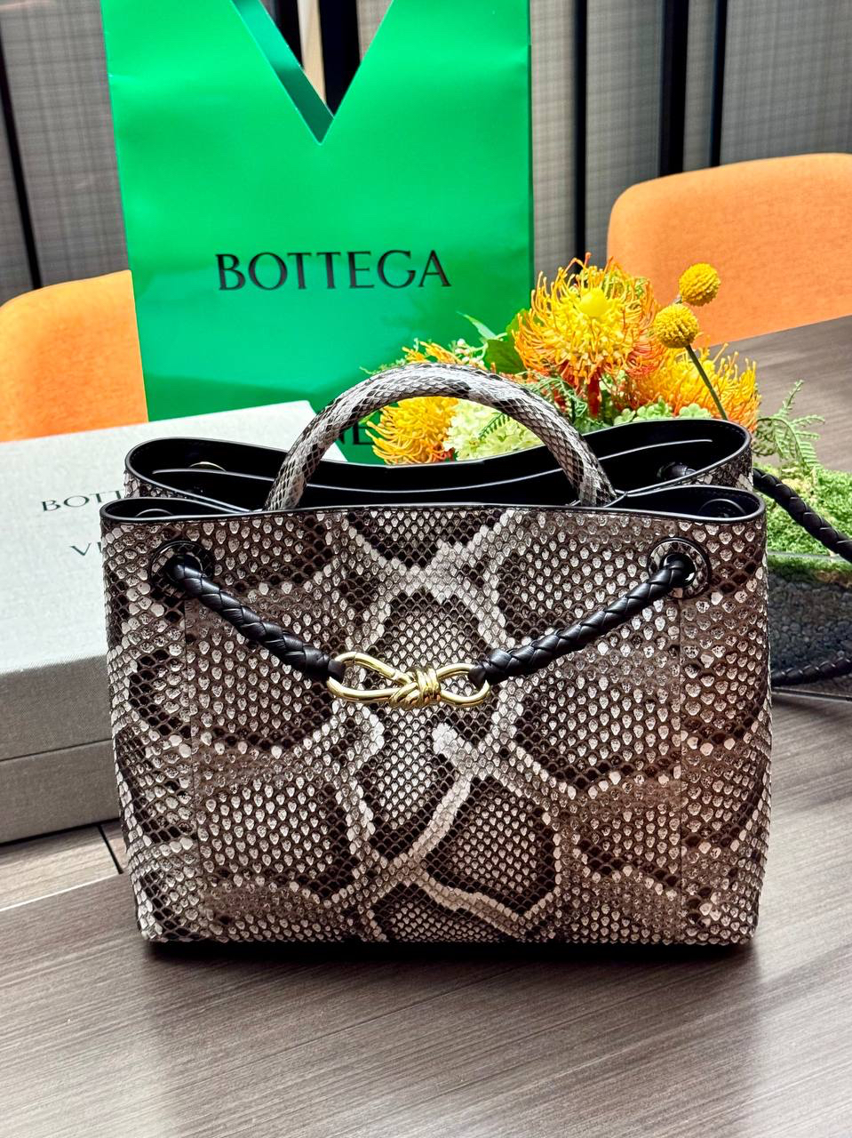 СУМКА BOTTEGA VENETA ANDIAMO SHOULDER BAG PYTHON детальное фото