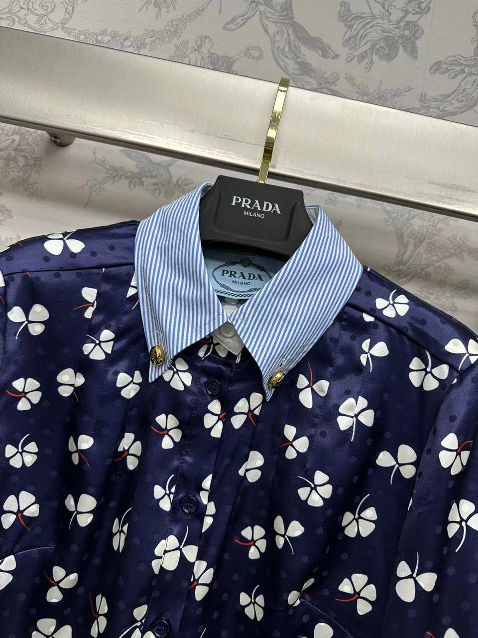 КОСТЮМ PRADA детальное фото