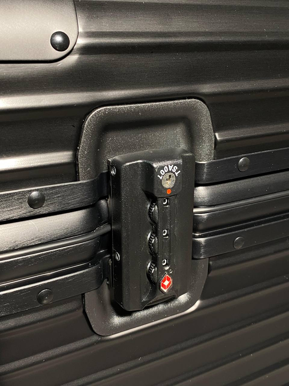 ЧЕМОДАН RIMOWA детальное фото