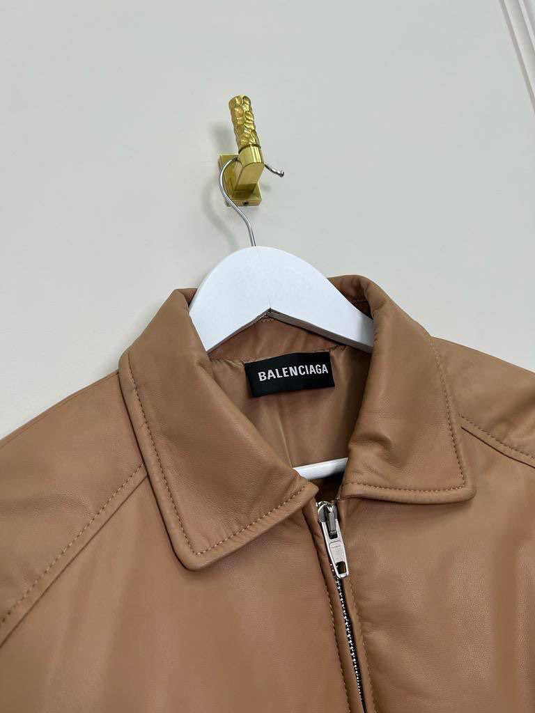 КУРТКА BALENCIAGA детальное фото