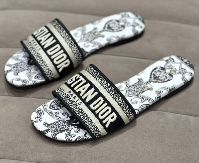 ШЛЕПКИ CHRISTIAN DIOR фото