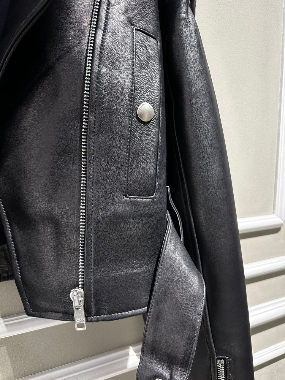 КУРТКА BALENCIAGA детальное фото