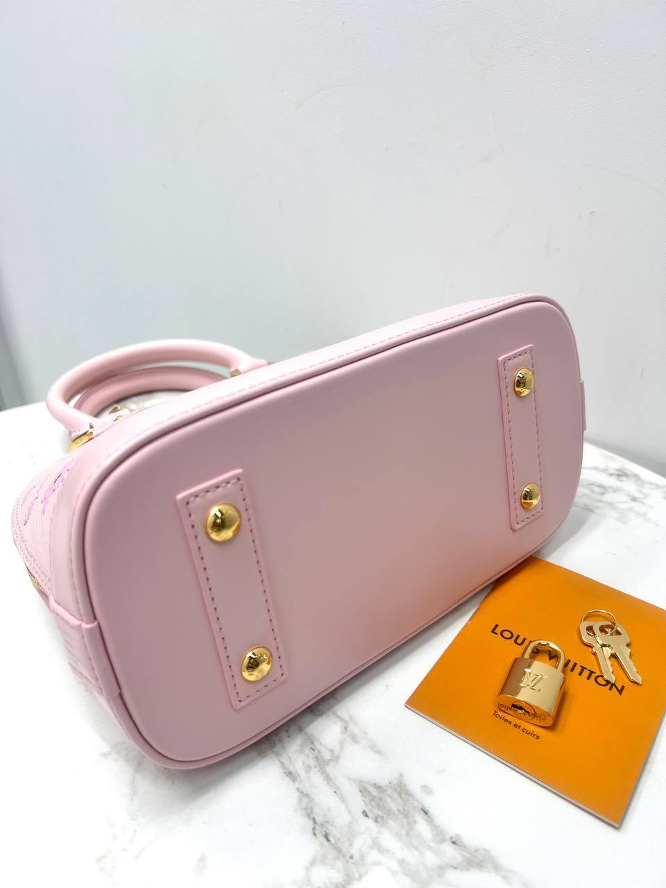 СУМКА LOUIS VUITTON детальное фото