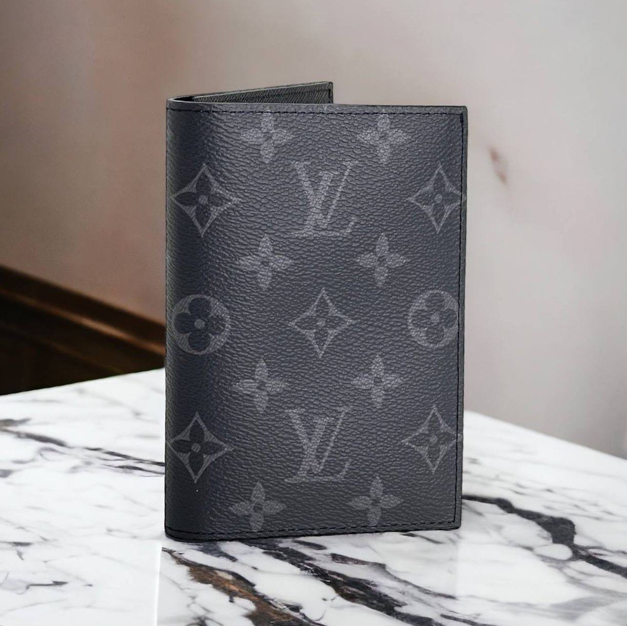 ОБЛОЖКА НА ПАСПОРТ LOUIS VUITTON детальное фото