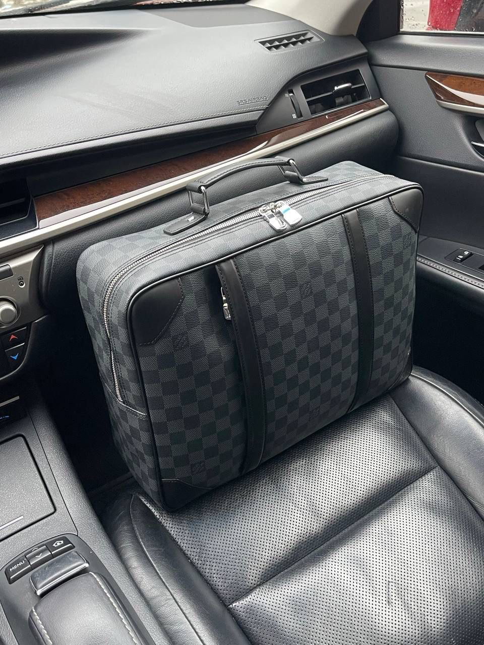 МУЖСКОЙ ПОРТФЕЛЬ-РЮКЗАК LOUIS VUITTON детальное фото