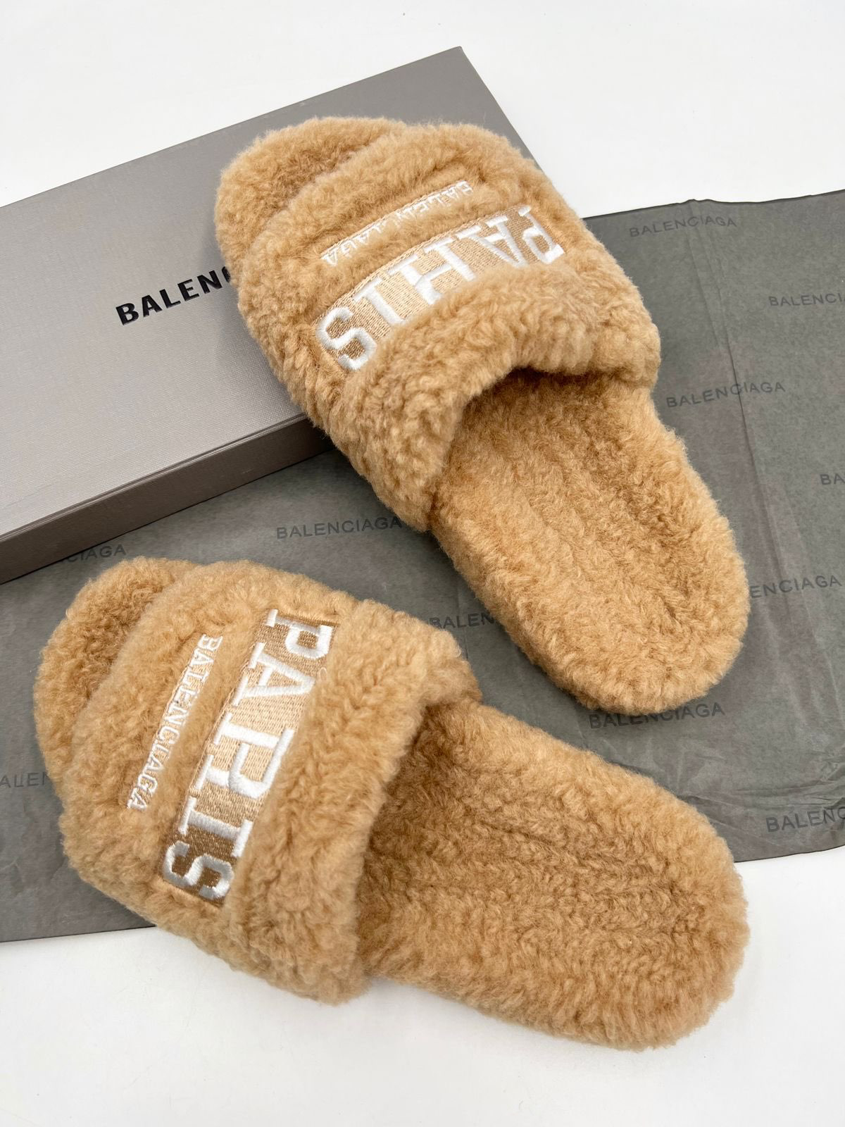 ТАПОЧКИ BALENCIAGA детальное фото