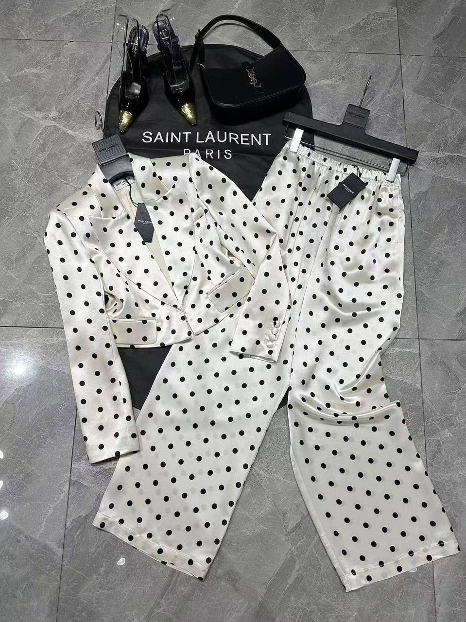 КОСТЮМ SAINT LAURENT детальное фото