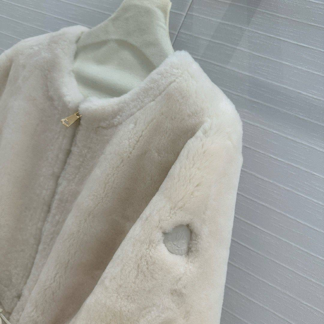 БОМБЕР MONCLER детальное фото