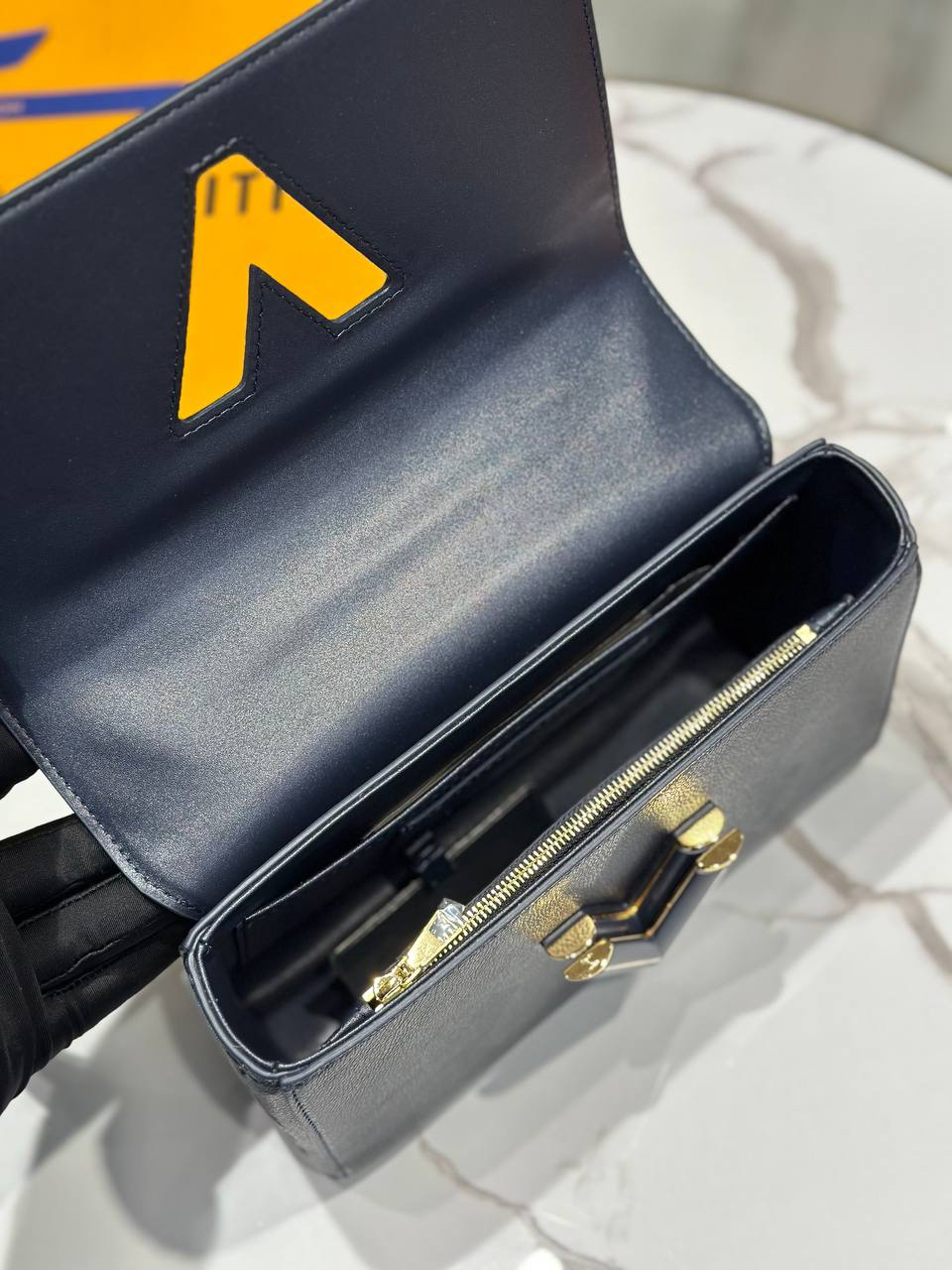 СУМКА LOUIS VUITTON детальное фото