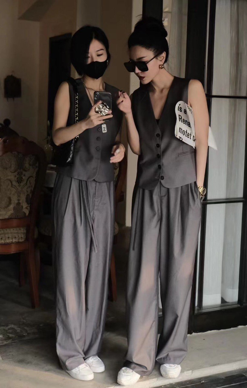 КОСТЮМ детальное фото