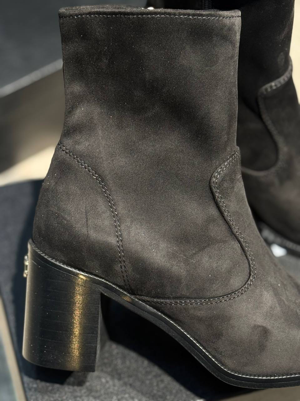 БОТИЛЬОНЫ CHANEL детальное фото