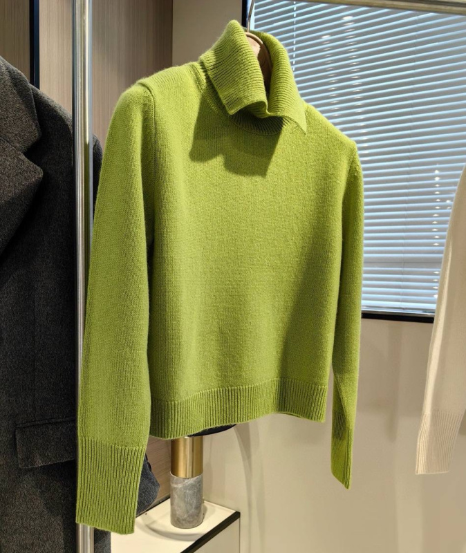 СВИТЕР PRADA фото