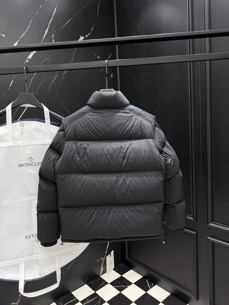 МУЖСКОЙ ПУХОВИК ДВУХСТОРОННИЙ ТРАНСФОРМЕР MONCLER детальное фото