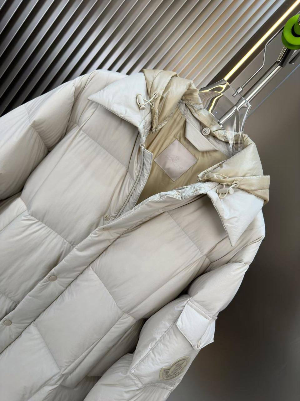 МУЖСКОЙ ПУХОВИК MONCLER детальное фото