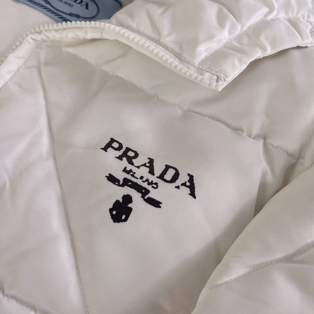 ПУХОВИК PRADA детальное фото