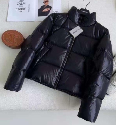 ПУХОВИК BALENCIAGA фото