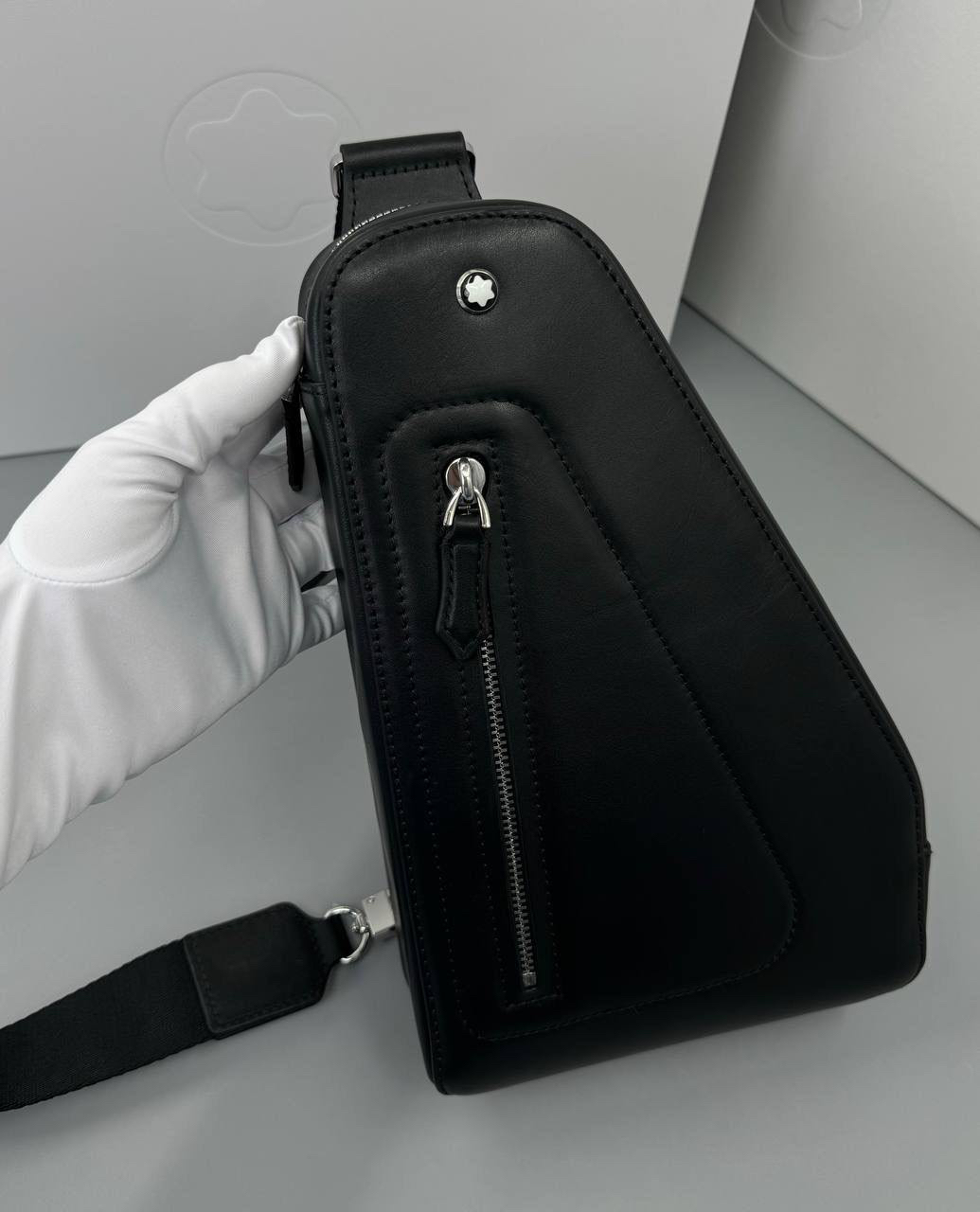 МУЖСКАЯ СУМКА СЛИНГ MONTBLANC детальное фото