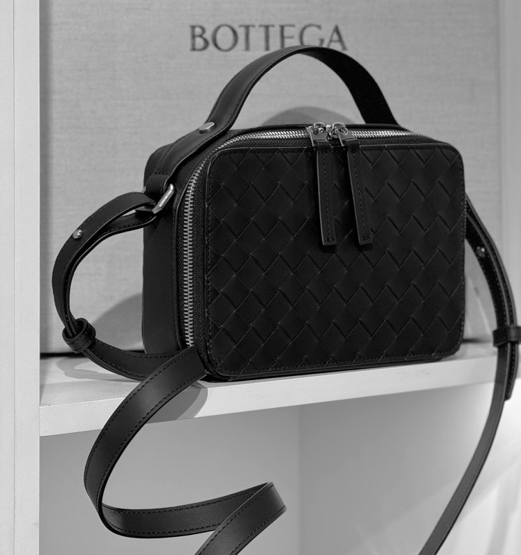 МУЖСКАЯ СУМКА МЕССЕНДЖЕР BOTTEGA VENETA фото