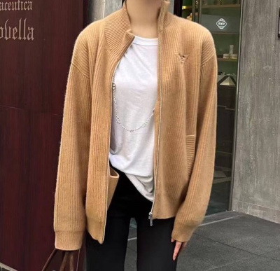 КОФТА PRADA фото