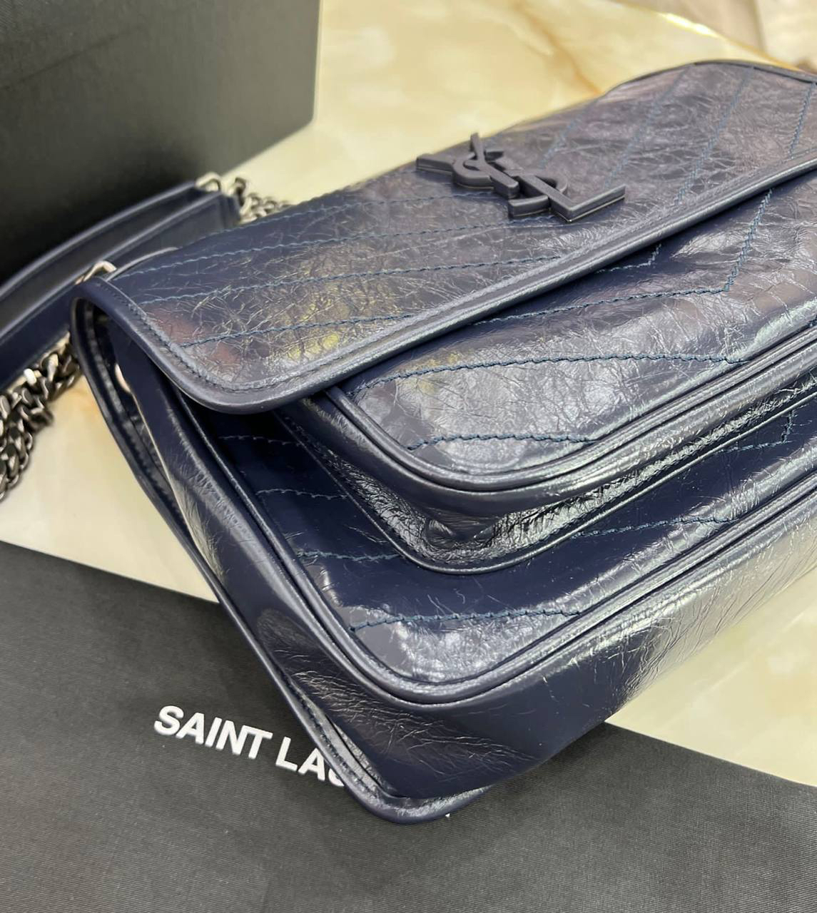 СУМКА SAINT LAURENT NIKI MEDIUM детальное фото