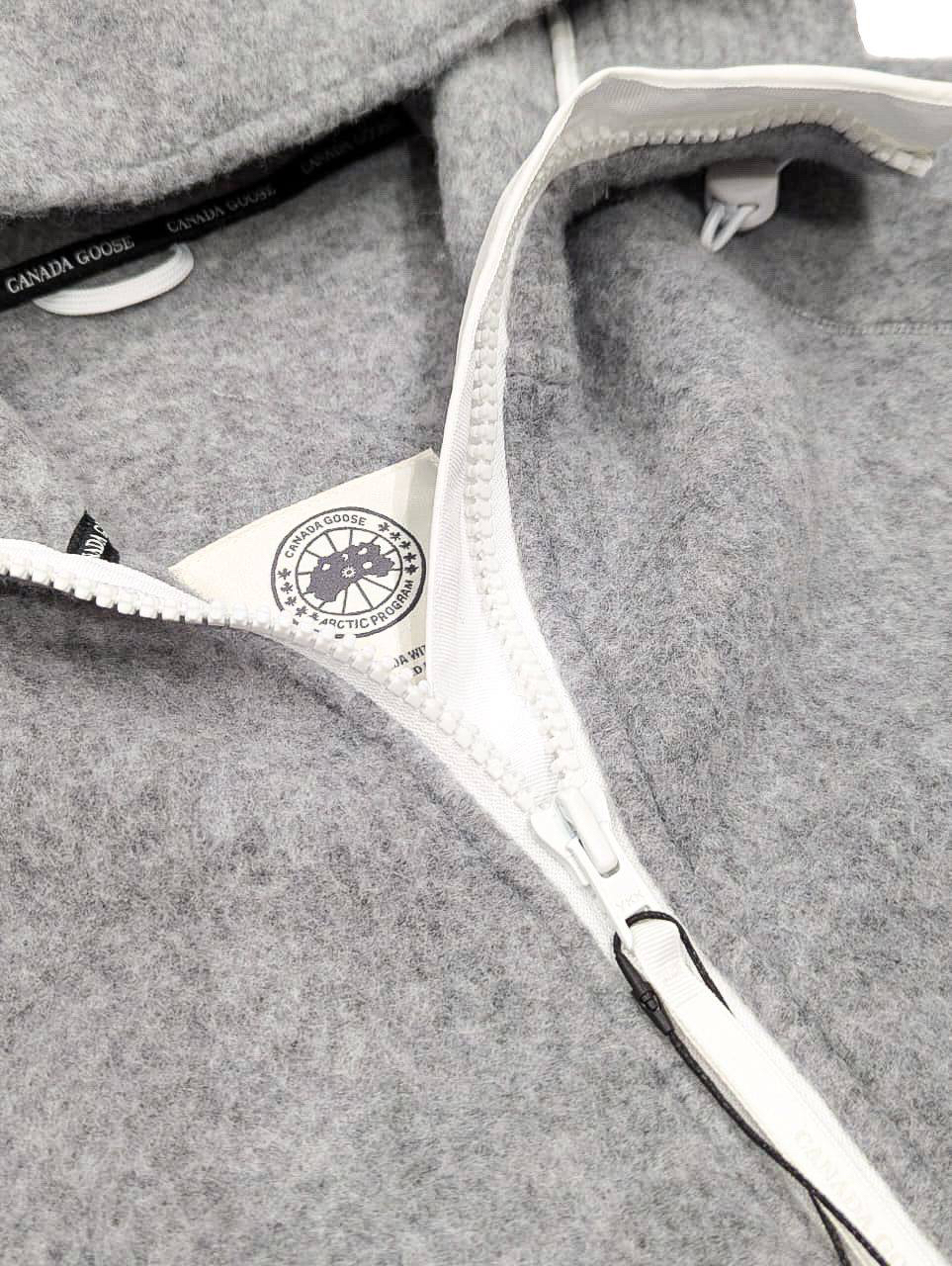 БОМБЕР CANADA GOOSE детальное фото