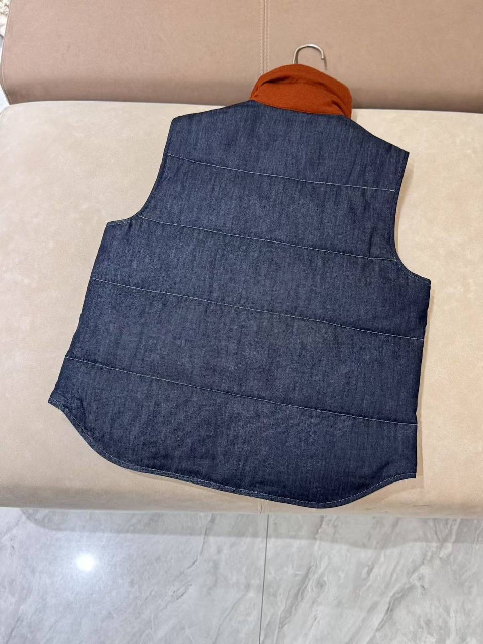 ЖИЛЕТ детальное фото