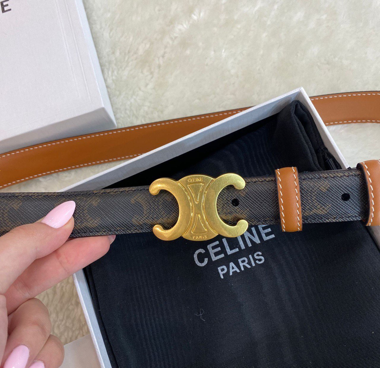 ЖЕНСКИЙ РЕМЕНЬ CELINE детальное фото