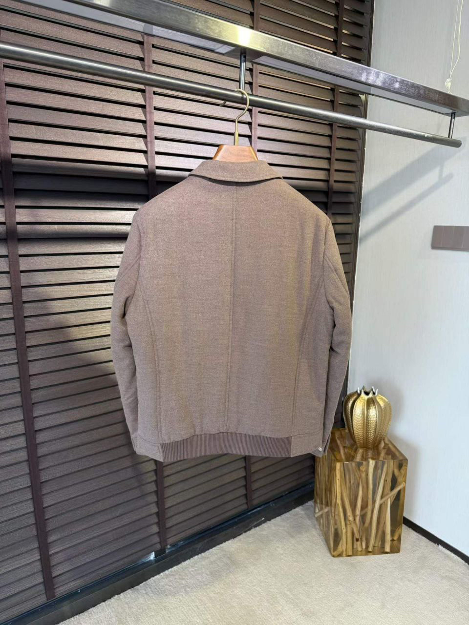 МУЖСКАЯ КУРТКА KITON детальное фото