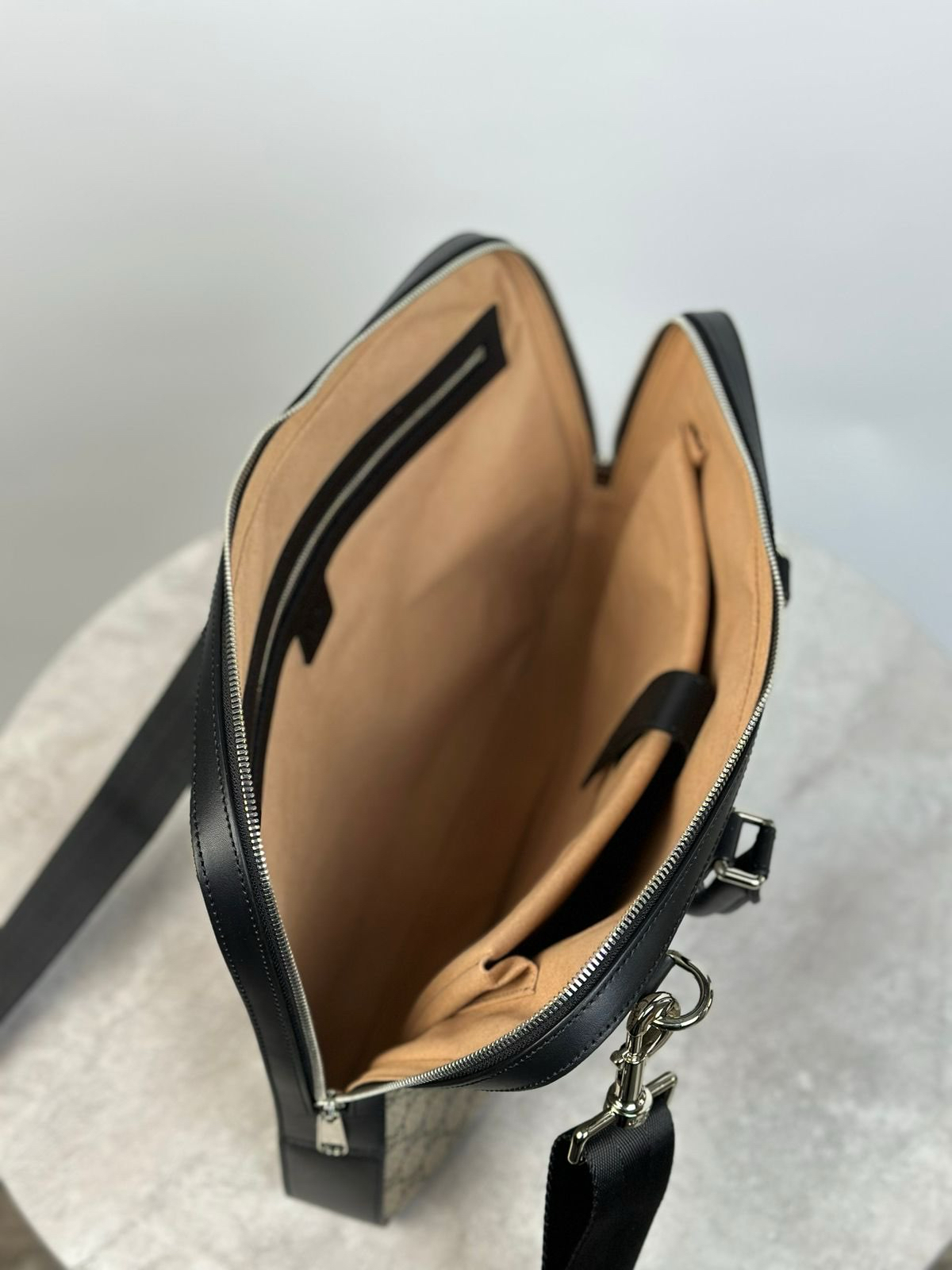 МУЖСКОЙ ПОРТФЕЛЬ GUCCI детальное фото