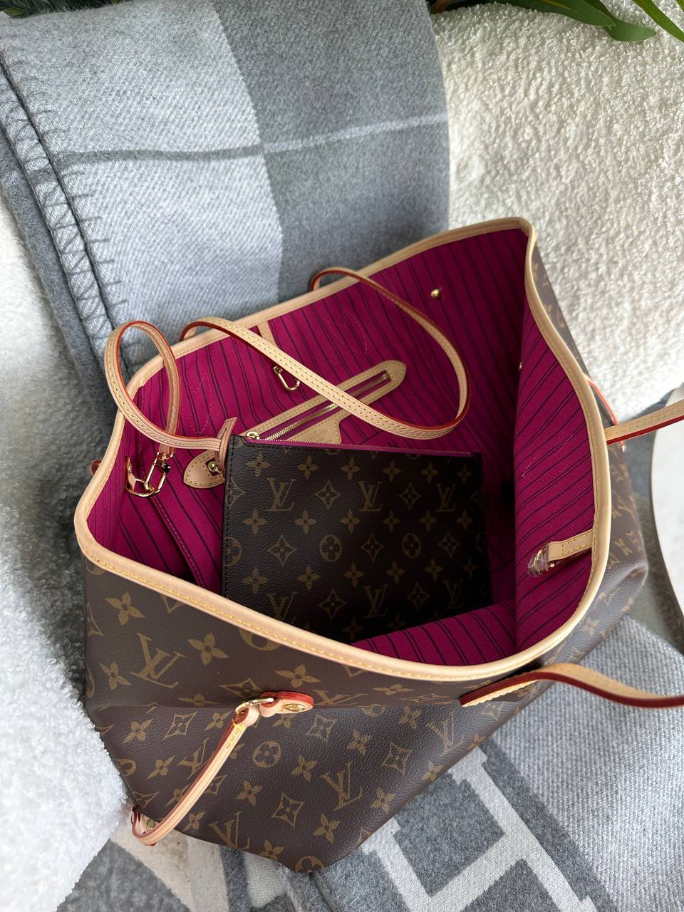 СУМКА LOUIS VUITTON NEVERFULL детальное фото