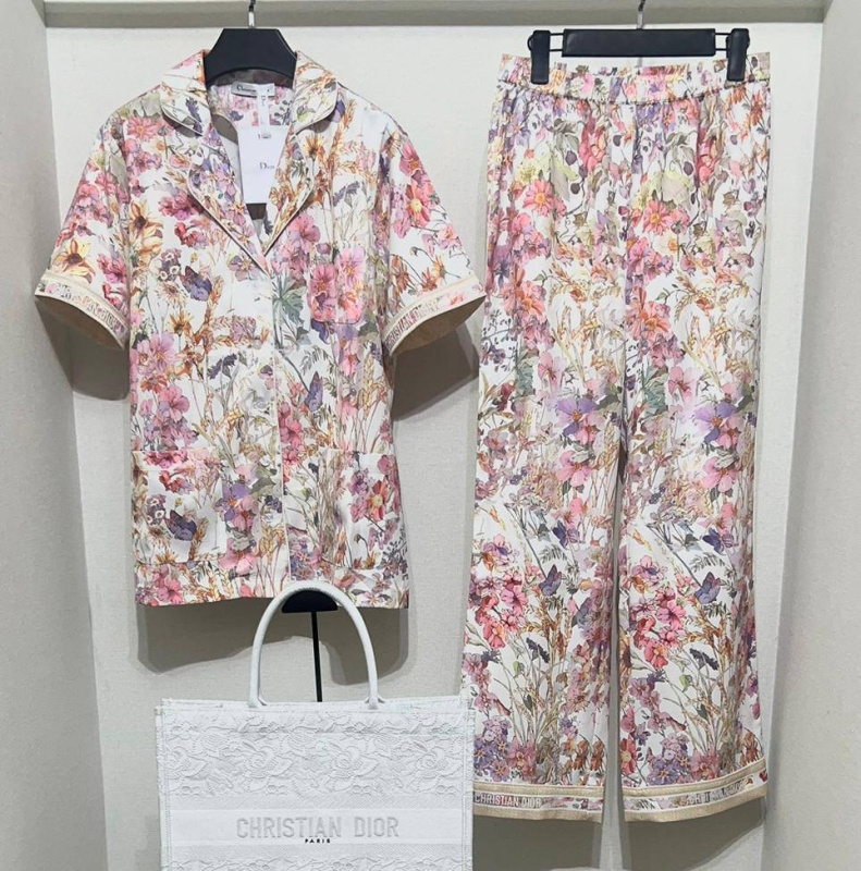 КОСТЮМ CHRISTIAN DIOR фото