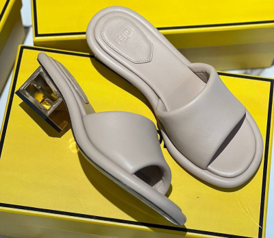 ШЛЕПКИ FENDI фото