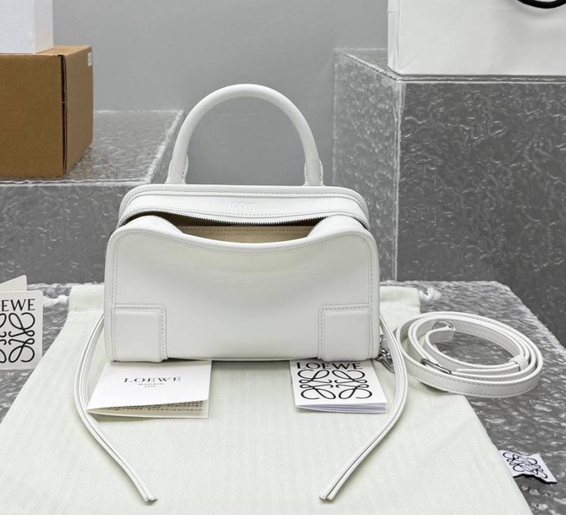 СУМКА LOEWE фото