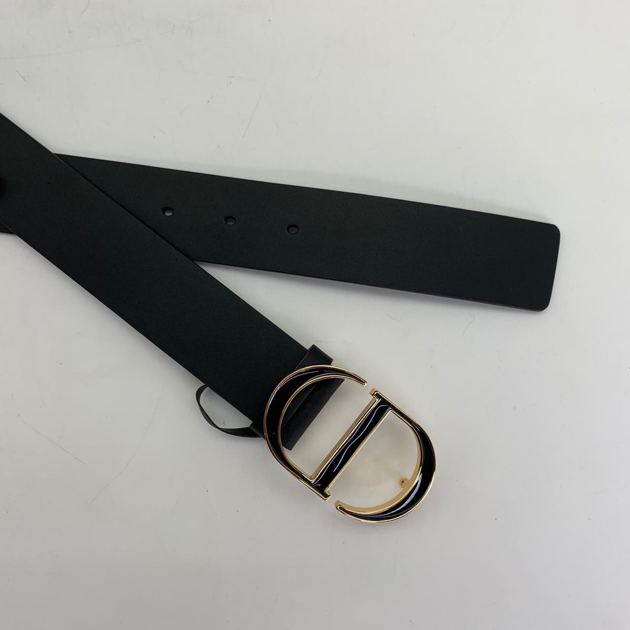 ЖЕНСКИЙ РЕМЕНЬ DIOR детальное фото