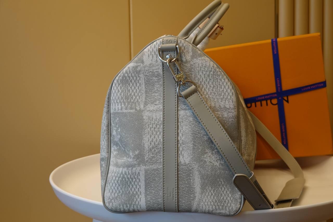 ДОРОЖНАЯ СУМКА LOUIS VUITTON детальное фото