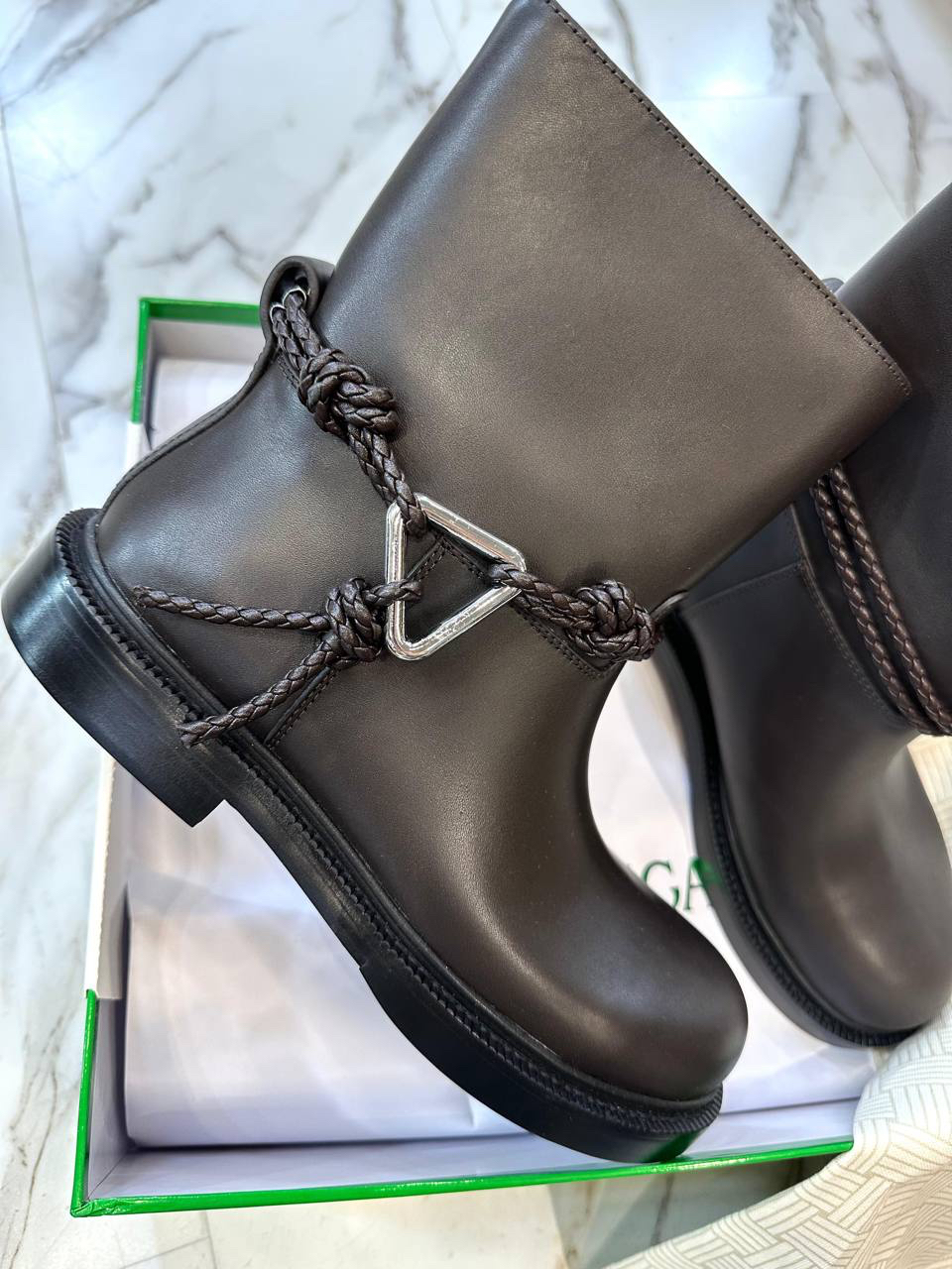 САПОГИ BOTTEGA VENETA детальное фото